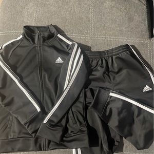 Adidas boys tracksuit (6)
